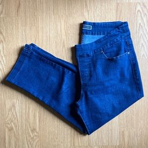 Lee Platinum Label Capri Dark Denim. Size 10